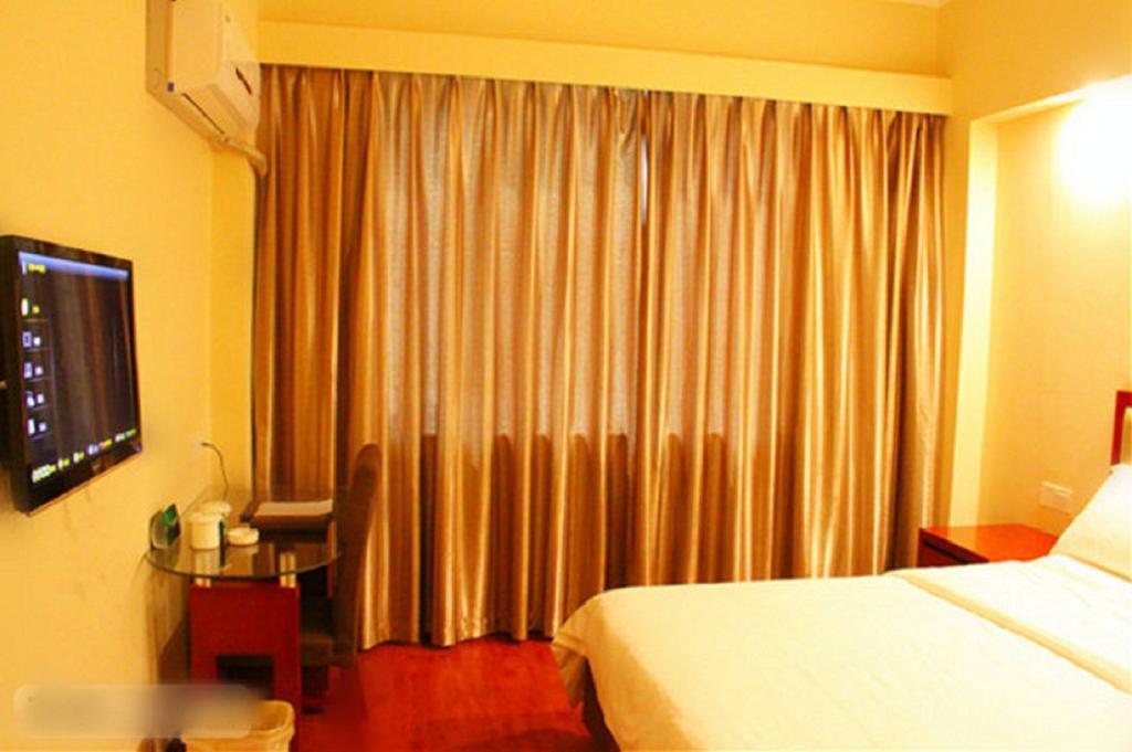 Greentree Inn Sanya He Ping Street Hotel Zimmer foto